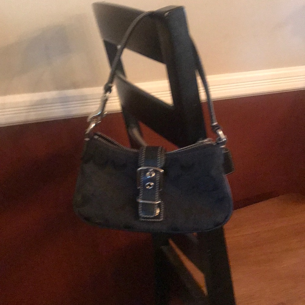 Signature coach shoulder bag